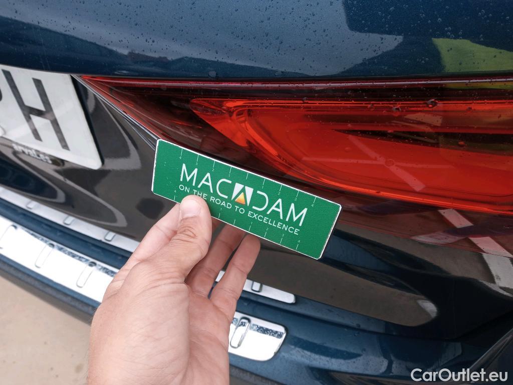  Mercedes  GLA MERCEDES-BENZ  / 2020 / 5P / todoterreno  250 e #2