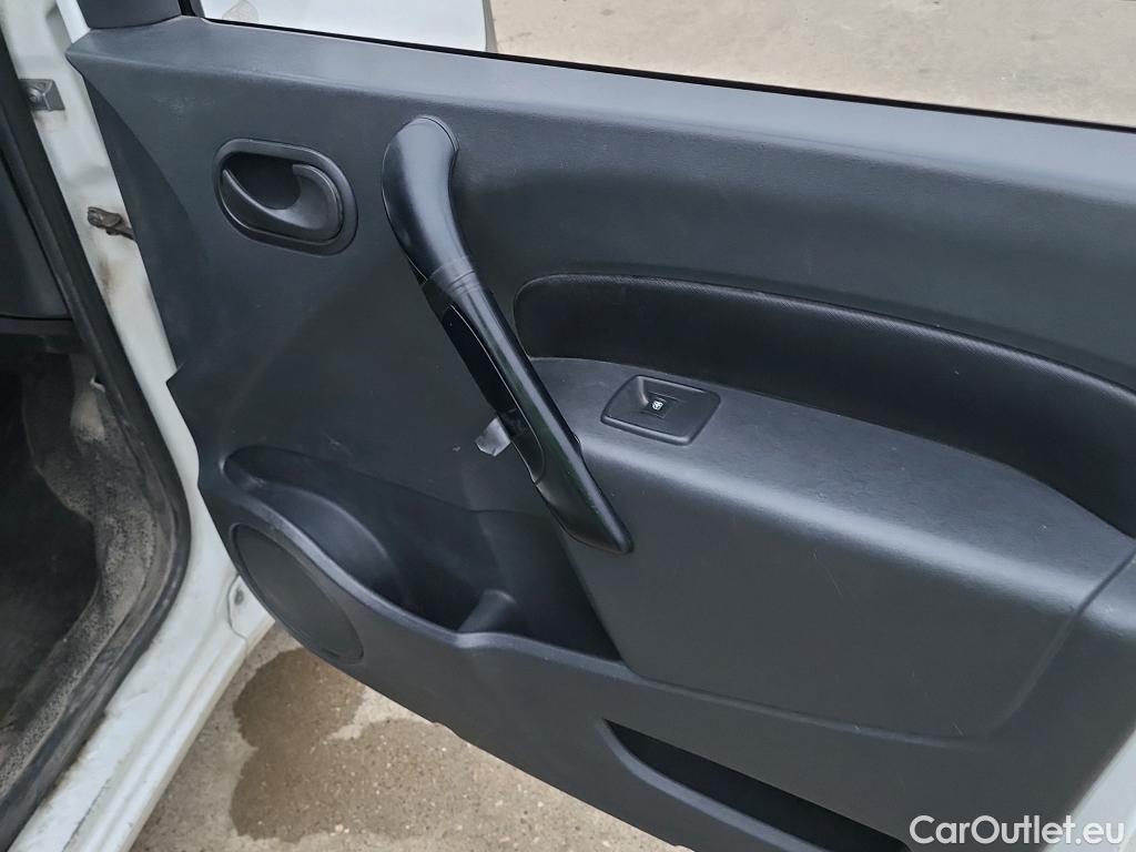  Renault  Kangoo RENAULT  Furgón/2013/4P/furgón derivado de turismo Profesional Maxi 5p dCi 81 kW (110 CV) #51