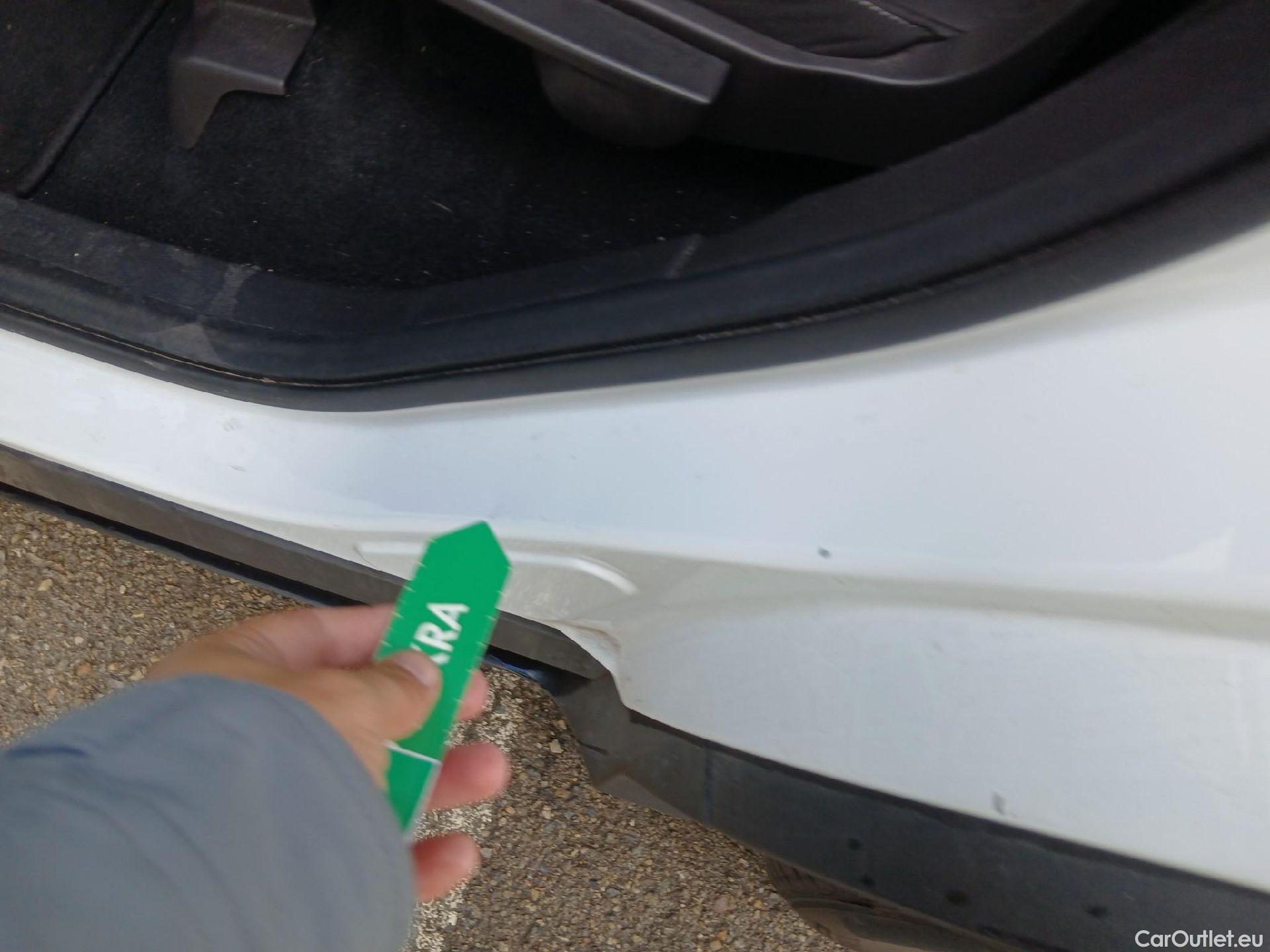  Ford  Kuga FORD  / 2016 / 5P / todoterreno 1.5 EcoBoost 88kW 4x2 Trend+ (CX) #3