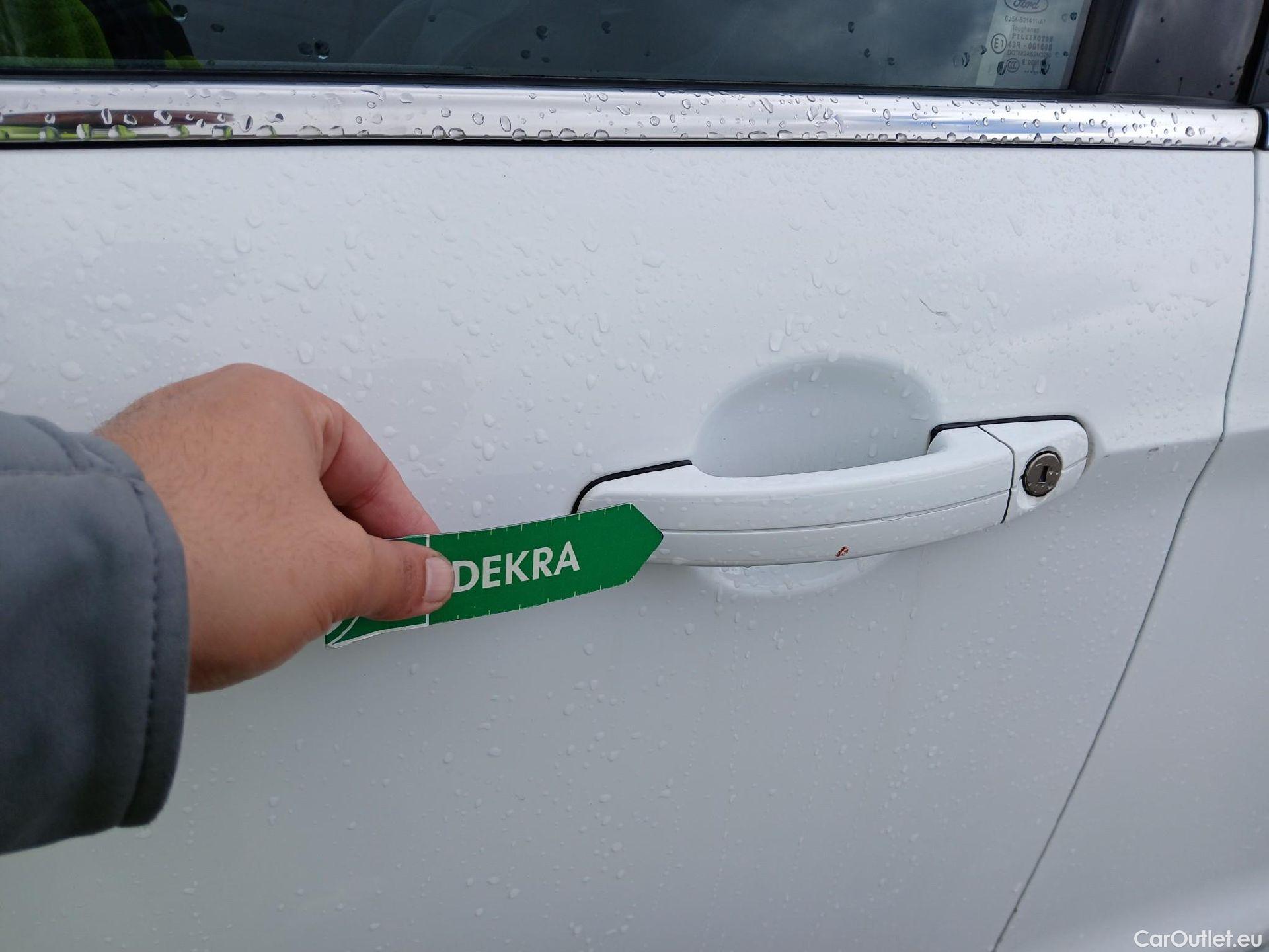  Ford  Kuga FORD  / 2016 / 5P / todoterreno 1.5 EcoBoost 88kW 4x2 Trend+ (CX) #18