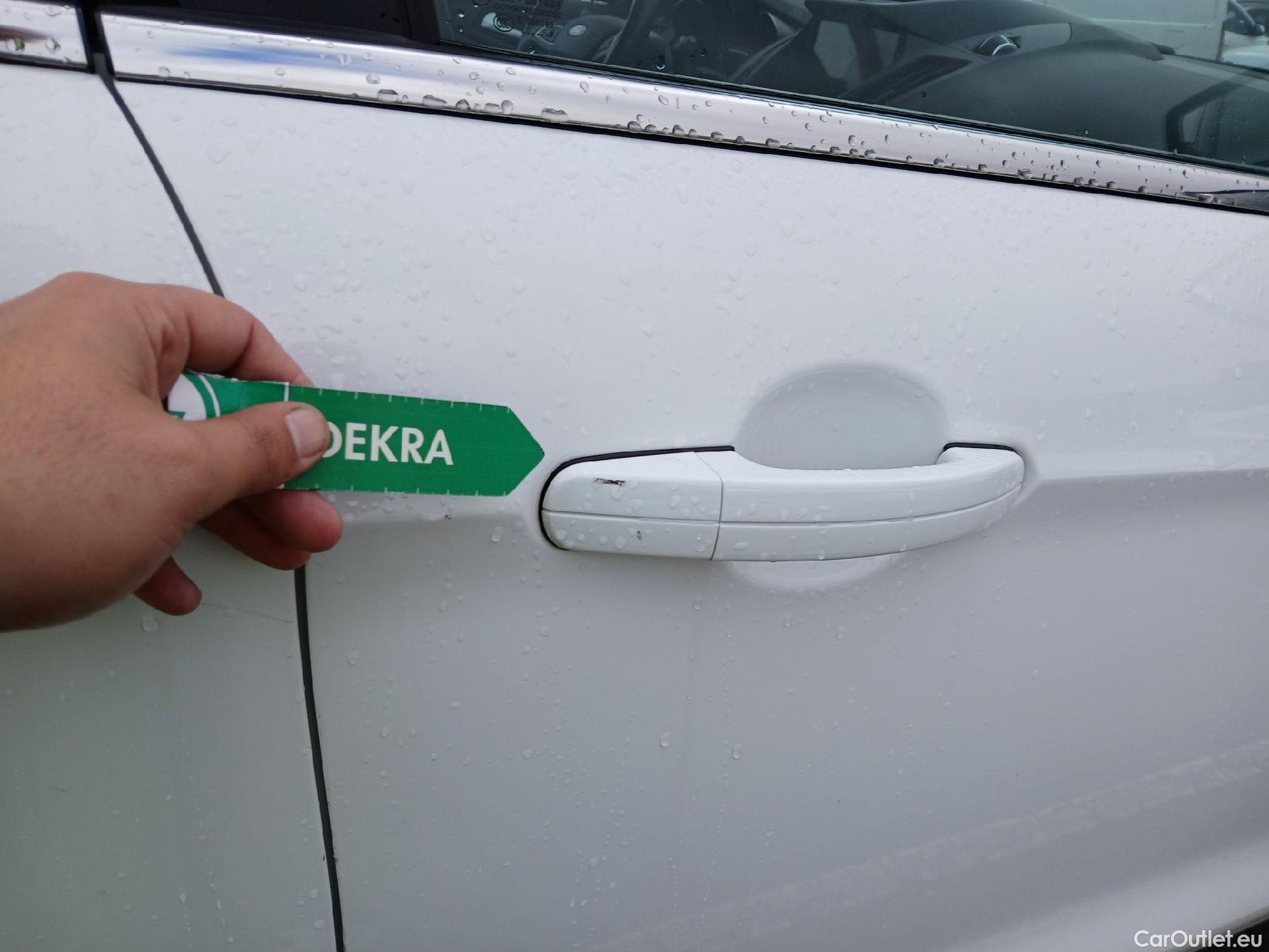  Ford  Kuga FORD  / 2016 / 5P / todoterreno 1.5 EcoBoost 88kW 4x2 Trend+ (CX) #45