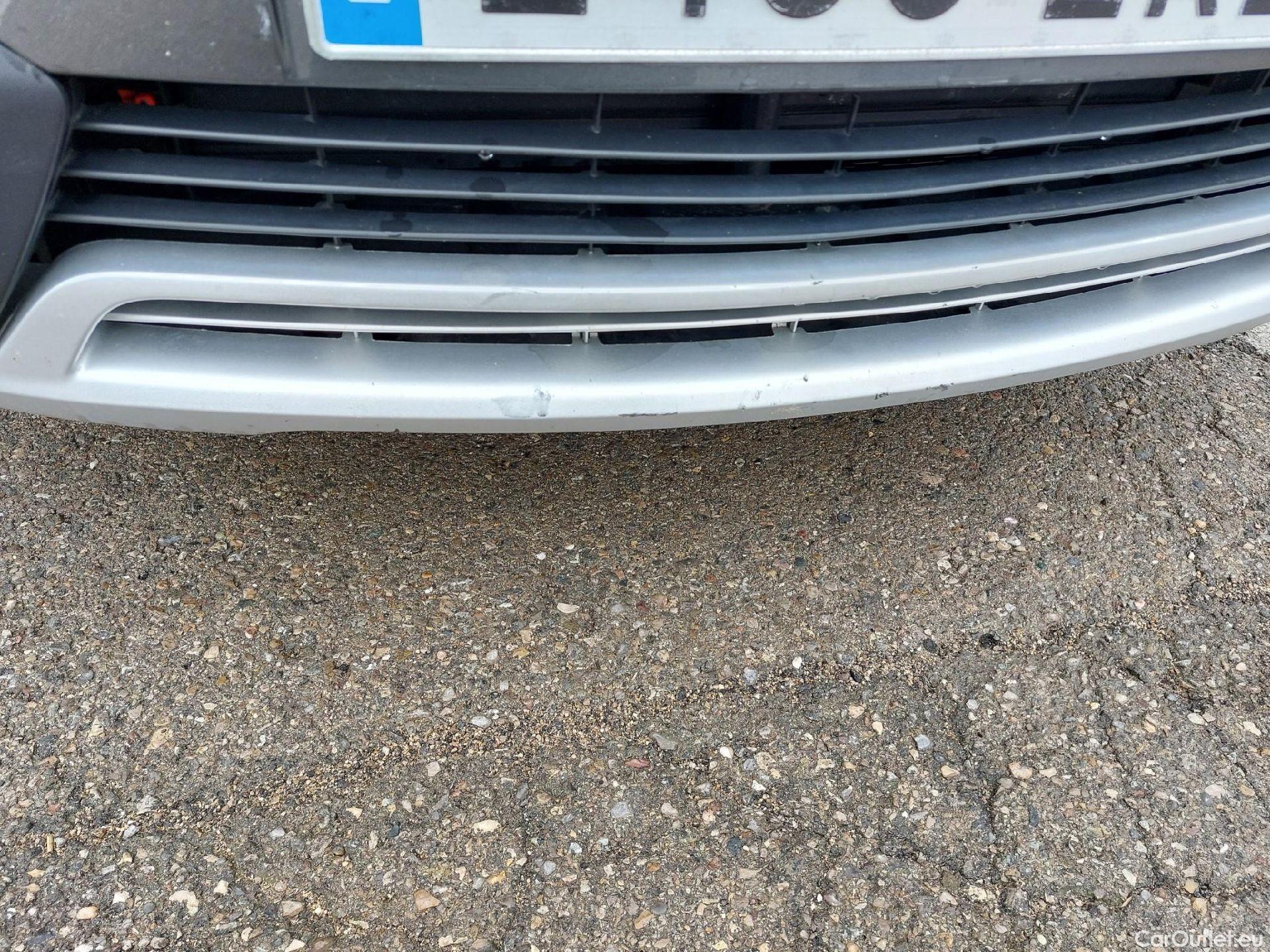  Opel  Crossland OPEL  X / 2017 / 5P / todoterreno 1.2 81kW Design Line 120 Aniversario S/S #8