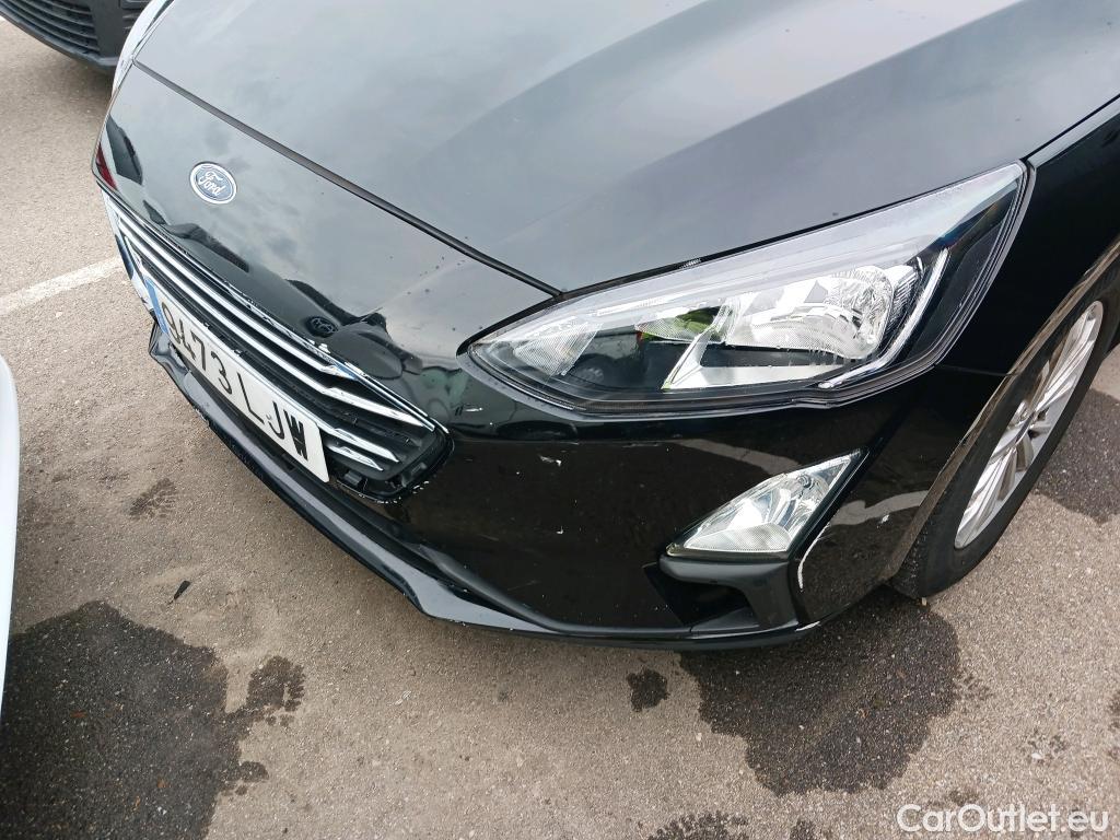  Ford  Focus FORD  / 2018 / 5P / berlina con portón 2.0 Ecoblue 110kW Titanium Auto #17