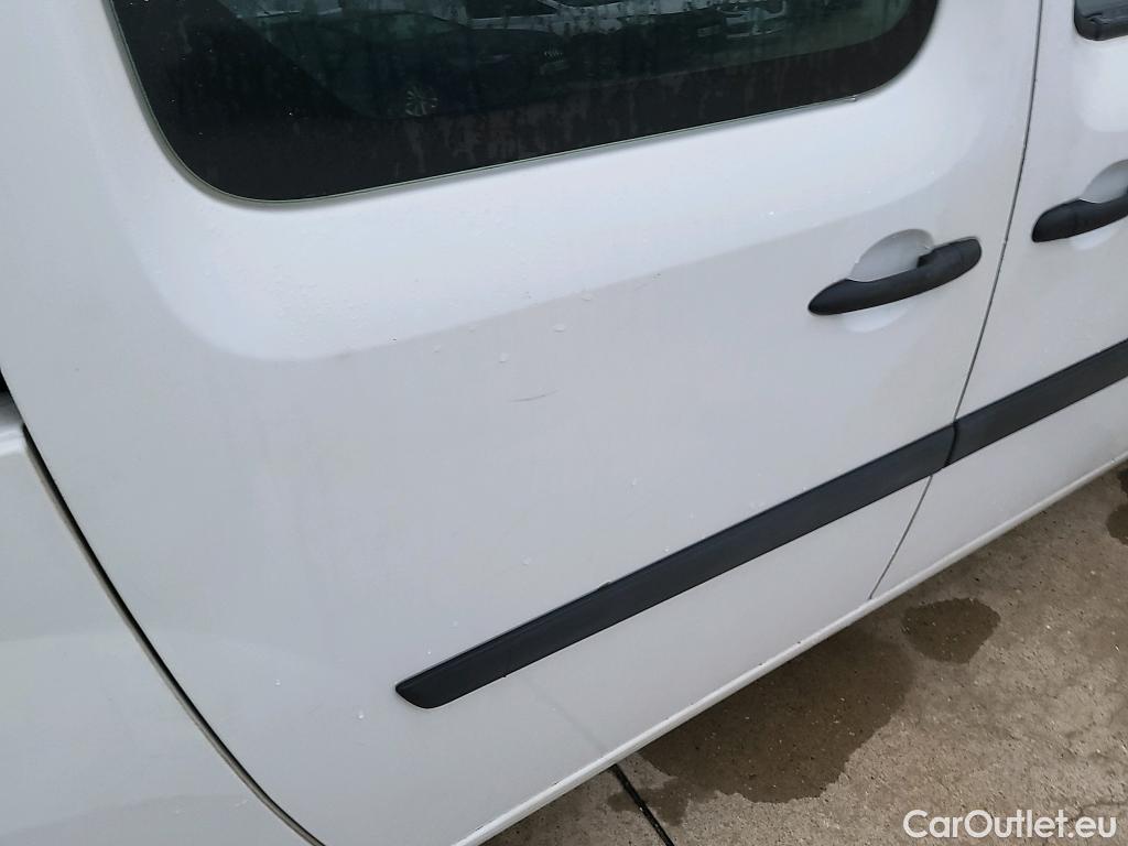  Renault  Kangoo RENAULT  Furgón/2013/4P/furgón derivado de turismo Profesional Maxi 5p dCi 81 kW (110 CV) #47