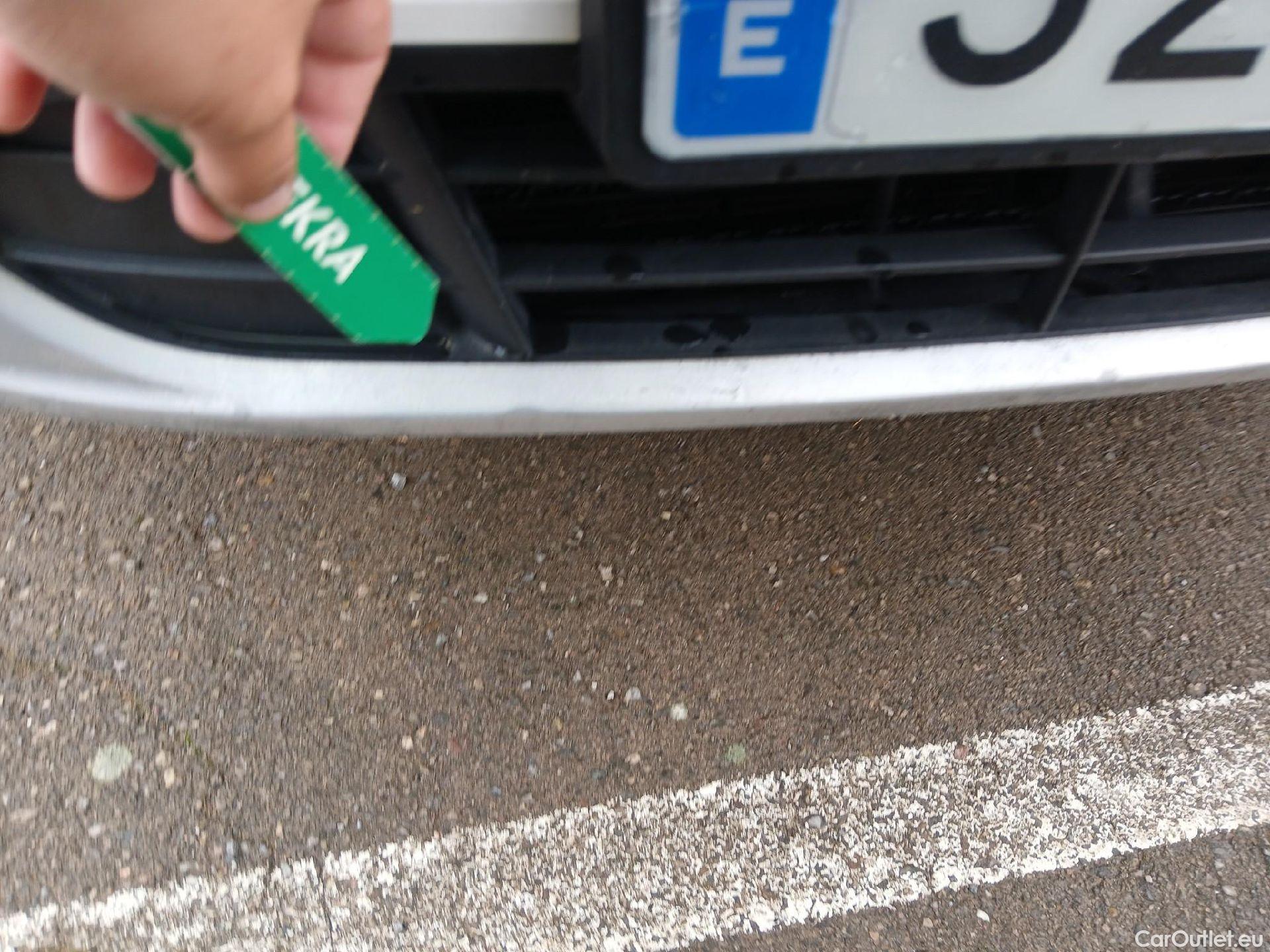  Ford  Kuga FORD  / 2016 / 5P / todoterreno 1.5 EcoBoost 88kW 4x2 Trend+ (CX) #8