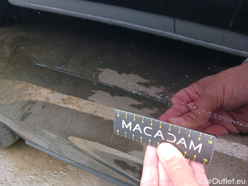  Ford  Focus FORD  / 2018 / 5P / berlina con portón 2.0 Ecoblue 110kW Titanium Auto #5