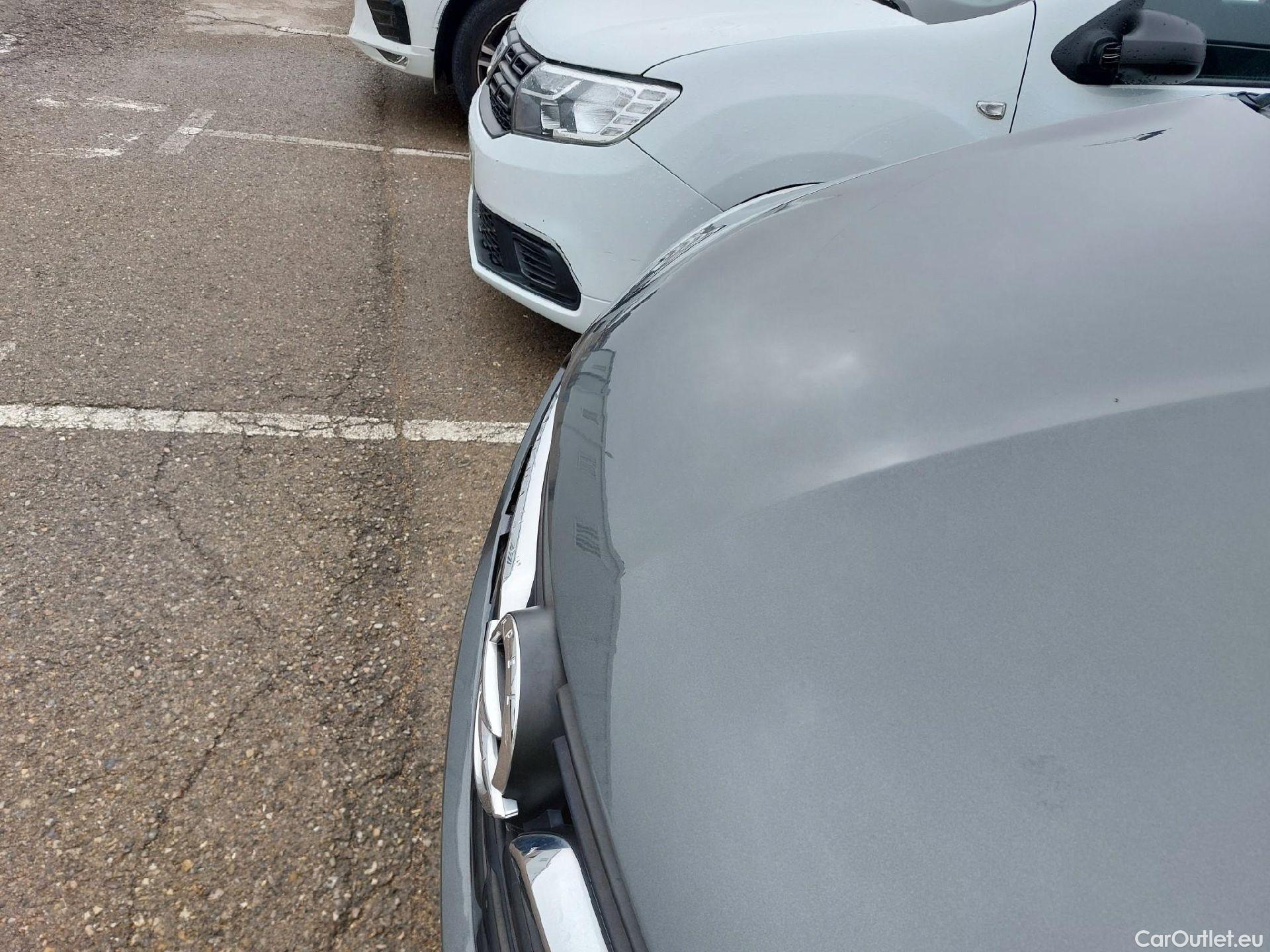  Opel  Crossland OPEL  X / 2017 / 5P / todoterreno 1.2 81kW Design Line 120 Aniversario S/S #2