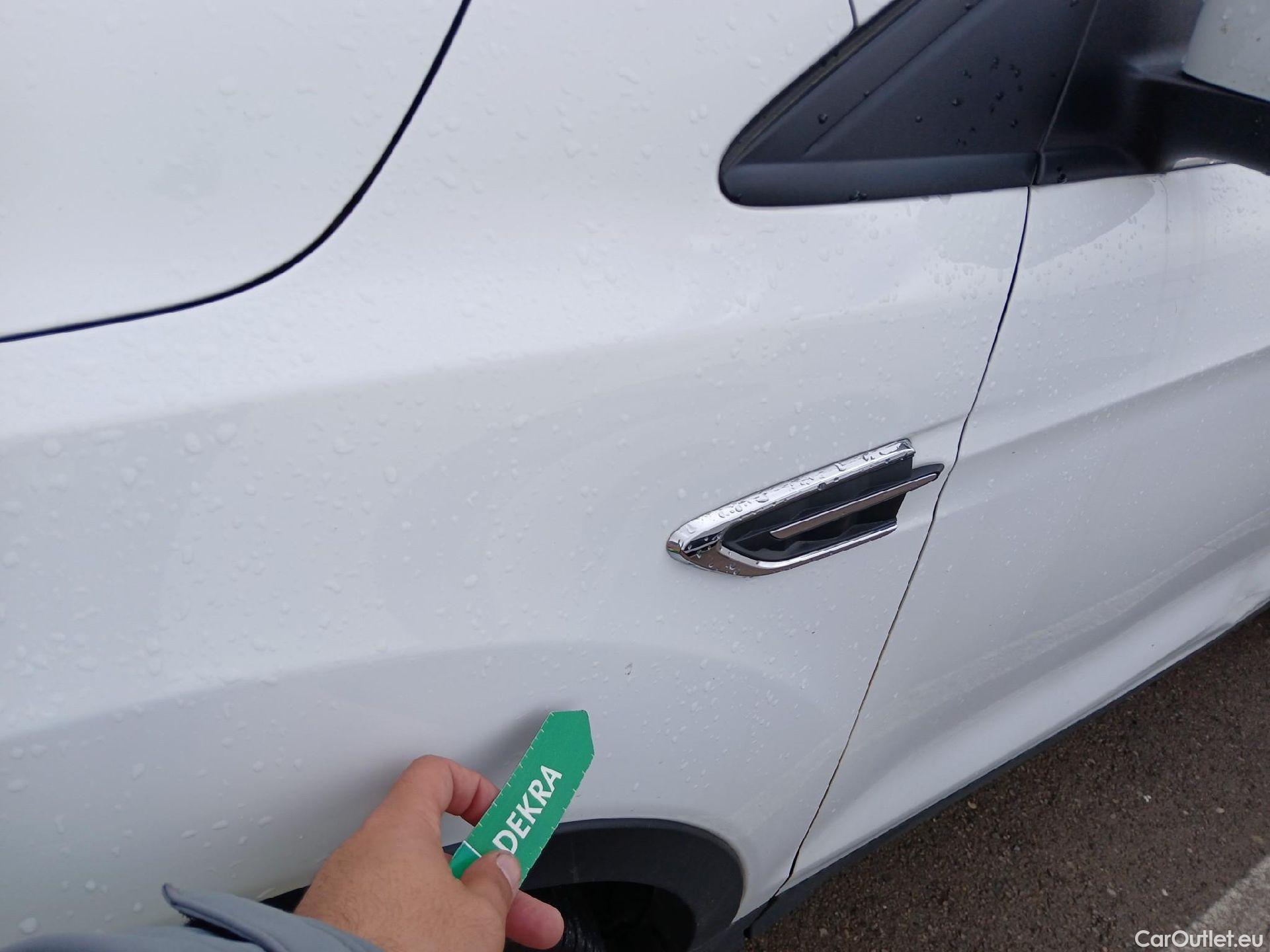  Ford  Kuga FORD  / 2016 / 5P / todoterreno 1.5 EcoBoost 88kW 4x2 Trend+ (CX) #15