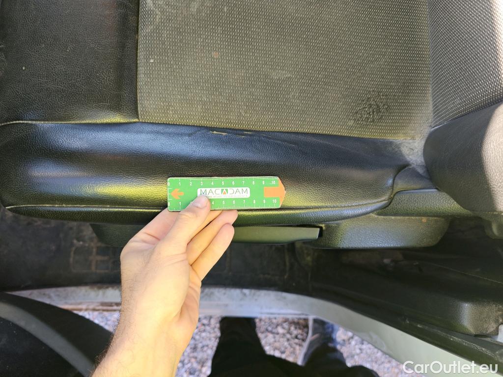  Peugeot  Expert PEUGEOT  / 2016 / 4P / furgón Furgón Premium 2.0 BlueHDi 120 EAT8 Stan #37