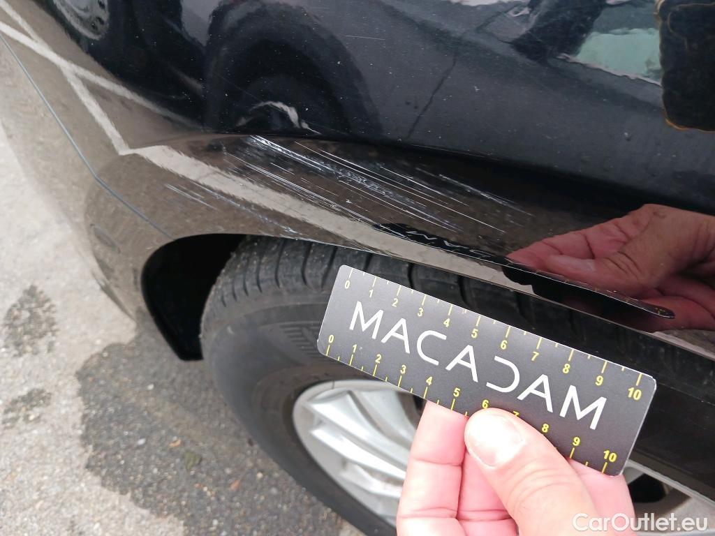  Ford  Focus FORD  / 2018 / 5P / berlina con portón 2.0 Ecoblue 110kW Titanium Auto #22