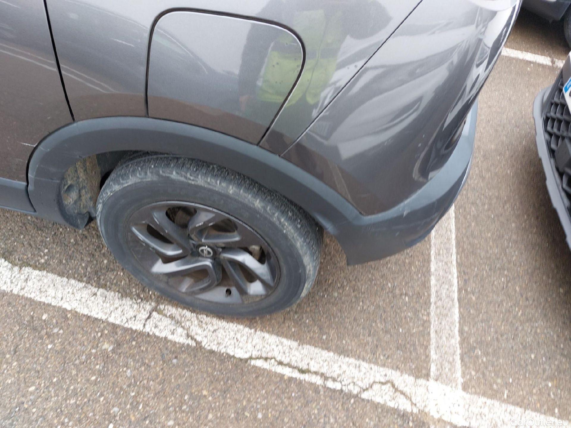  Opel  Crossland OPEL  X / 2017 / 5P / todoterreno 1.2 81kW Design Line 120 Aniversario S/S #19