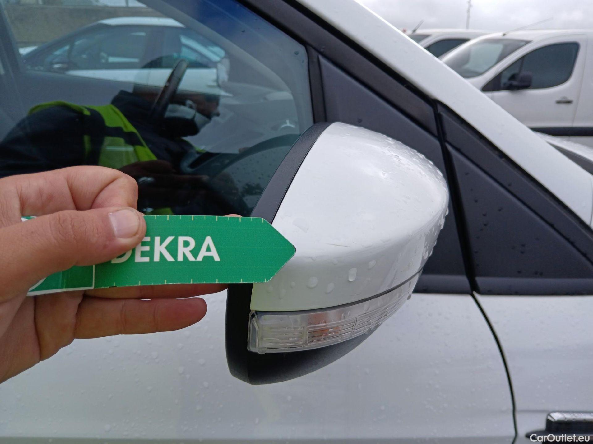  Ford  Kuga FORD  / 2016 / 5P / todoterreno 1.5 EcoBoost 88kW 4x2 Trend+ (CX) #46