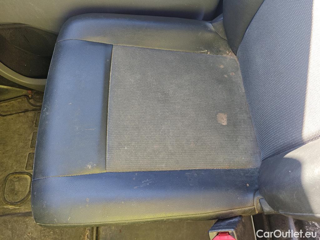  Peugeot  Expert PEUGEOT  / 2016 / 4P / furgón Furgón Premium 2.0 BlueHDi 120 EAT8 Stan #40