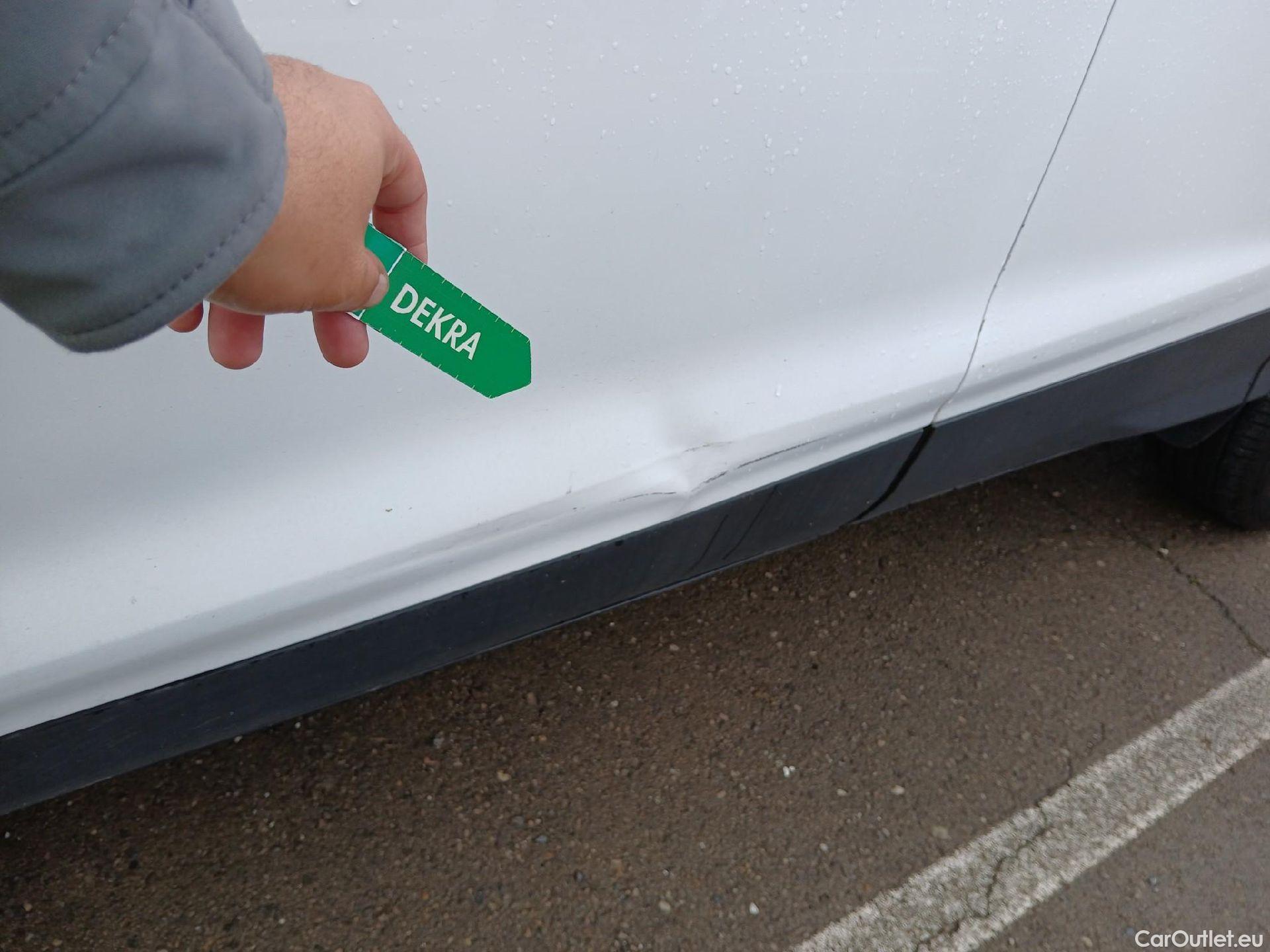  Ford  Kuga FORD  / 2016 / 5P / todoterreno 1.5 EcoBoost 88kW 4x2 Trend+ (CX) #17