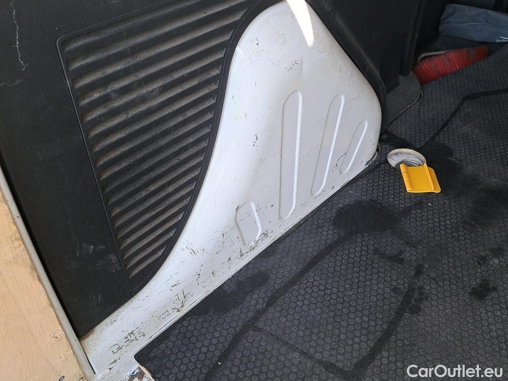  Peugeot  Partner PEUGEOT  VU 4p 2G furgón derivado de Furgón Confort PackL2 BlueHDi 73KW (100) #13