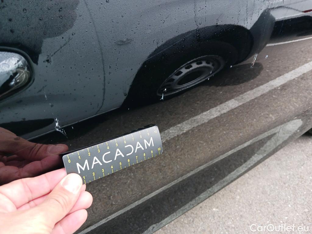  Ford  Focus FORD  / 2018 / 5P / berlina con portón 2.0 Ecoblue 110kW Titanium Auto #31