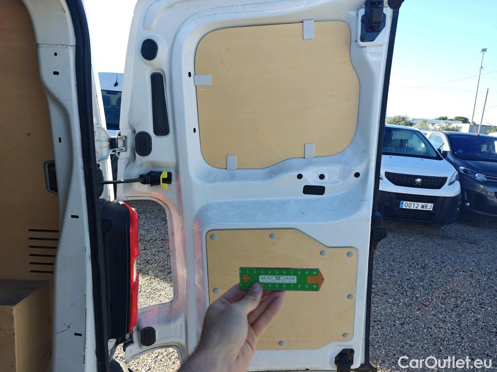  Peugeot  Expert PEUGEOT  / 2016 / 4P / furgón Furgón Premium 2.0 BlueHDi 120 EAT8 Stan #72