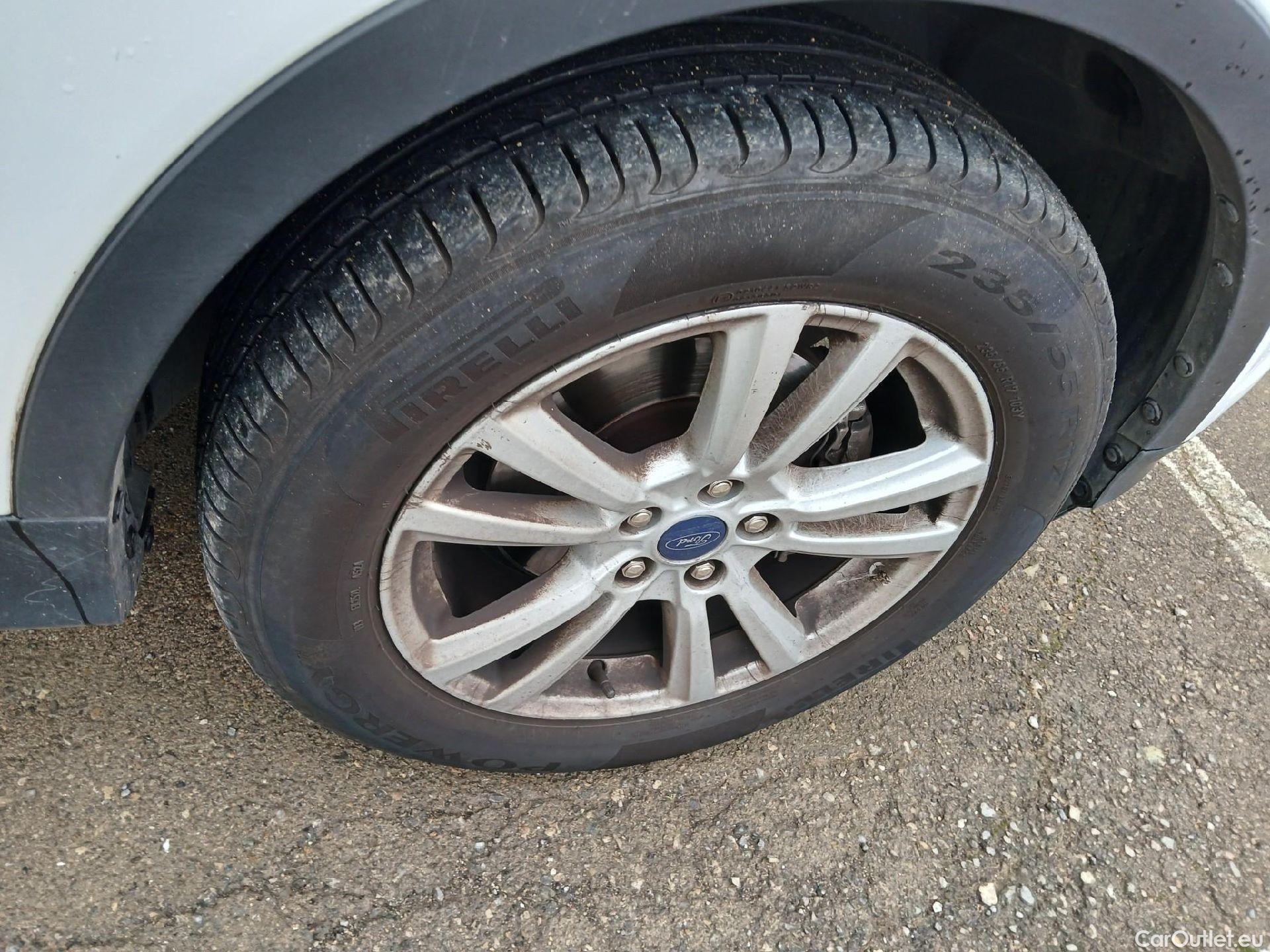  Ford  Kuga FORD  / 2016 / 5P / todoterreno 1.5 EcoBoost 88kW 4x2 Trend+ (CX) #49