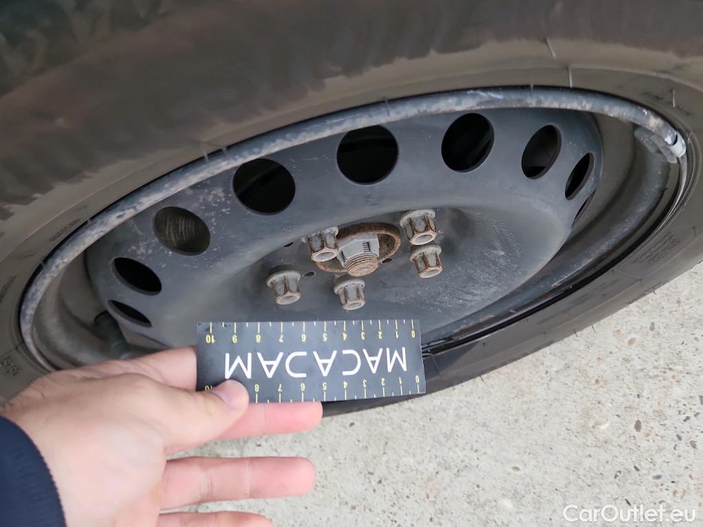  Renault  Kangoo RENAULT  Furgón/2013/4P/furgón derivado de turismo Profesional Maxi 5p dCi 81 kW (110 CV) #46