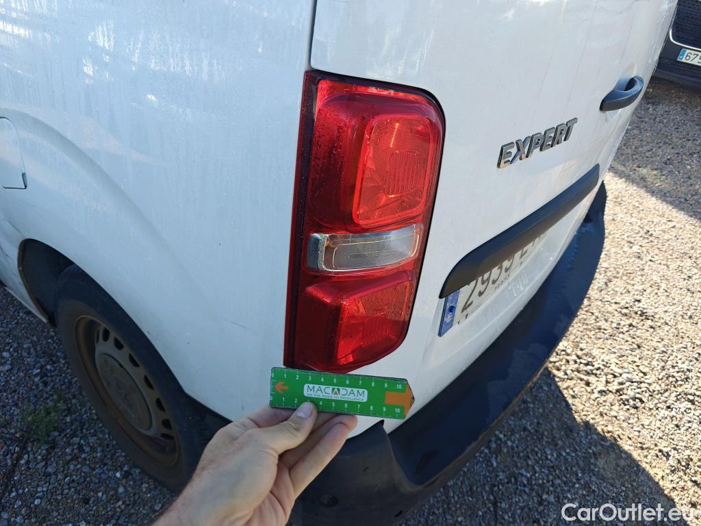  Peugeot  Expert PEUGEOT  / 2016 / 4P / furgón Furgón Premium 2.0 BlueHDi 120 EAT8 Stan #64