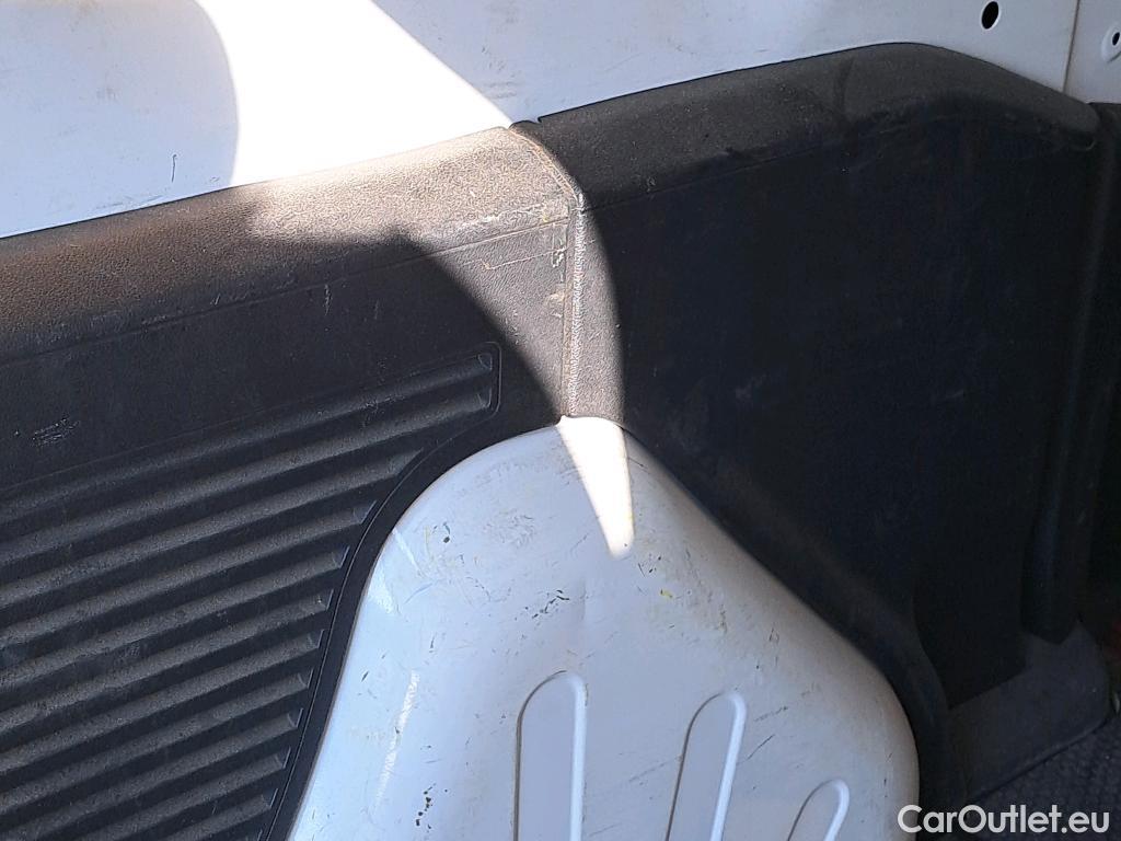  Peugeot  Partner PEUGEOT  VU 4p 2G furgón derivado de Furgón Confort PackL2 BlueHDi 73KW (100) #33