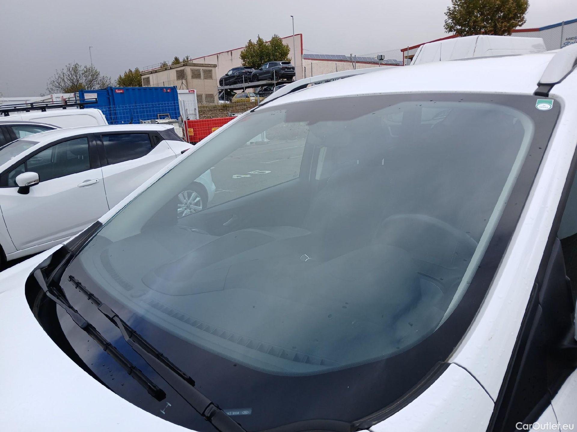  Ford  Kuga FORD  / 2016 / 5P / todoterreno 1.5 EcoBoost 88kW 4x2 Trend+ (CX) #5