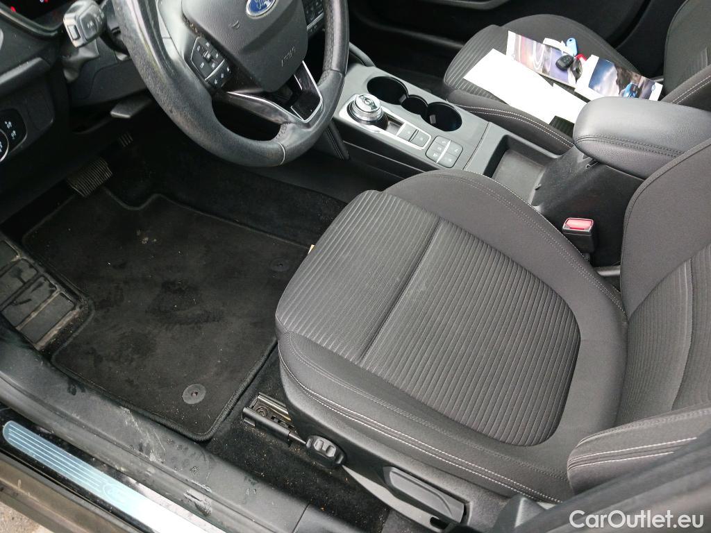  Ford  Focus FORD  / 2018 / 5P / berlina con portón 2.0 Ecoblue 110kW Titanium Auto #14