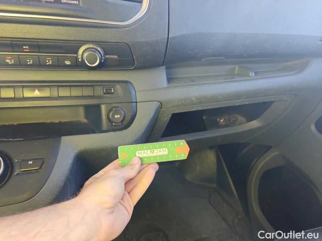  Peugeot  Expert PEUGEOT  / 2016 / 4P / furgón Furgón Premium 2.0 BlueHDi 120 EAT8 Stan #31