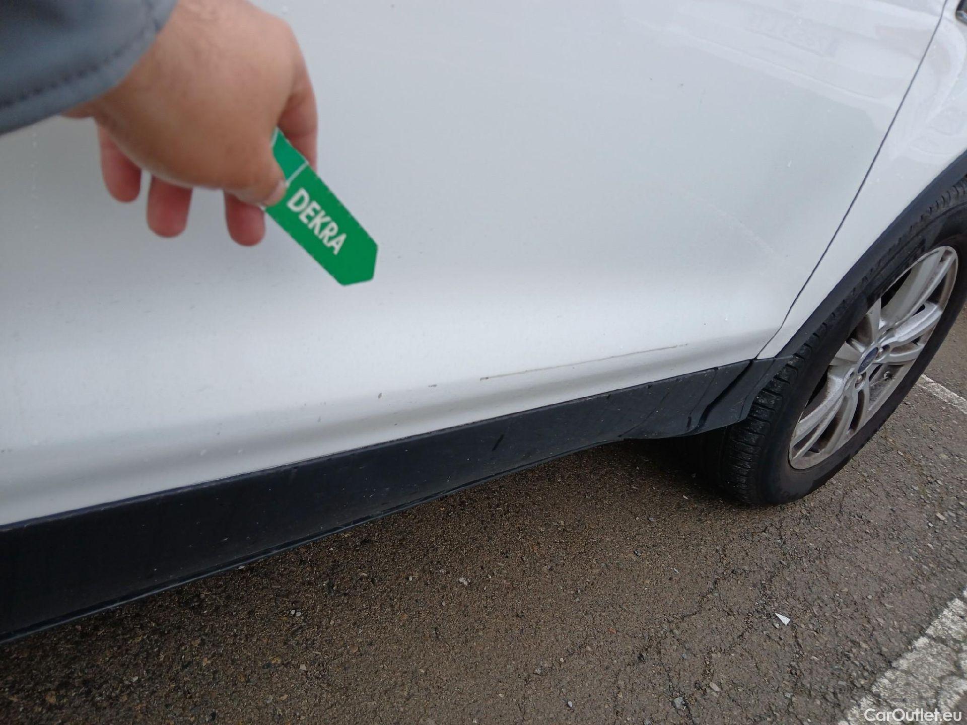  Ford  Kuga FORD  / 2016 / 5P / todoterreno 1.5 EcoBoost 88kW 4x2 Trend+ (CX) #42