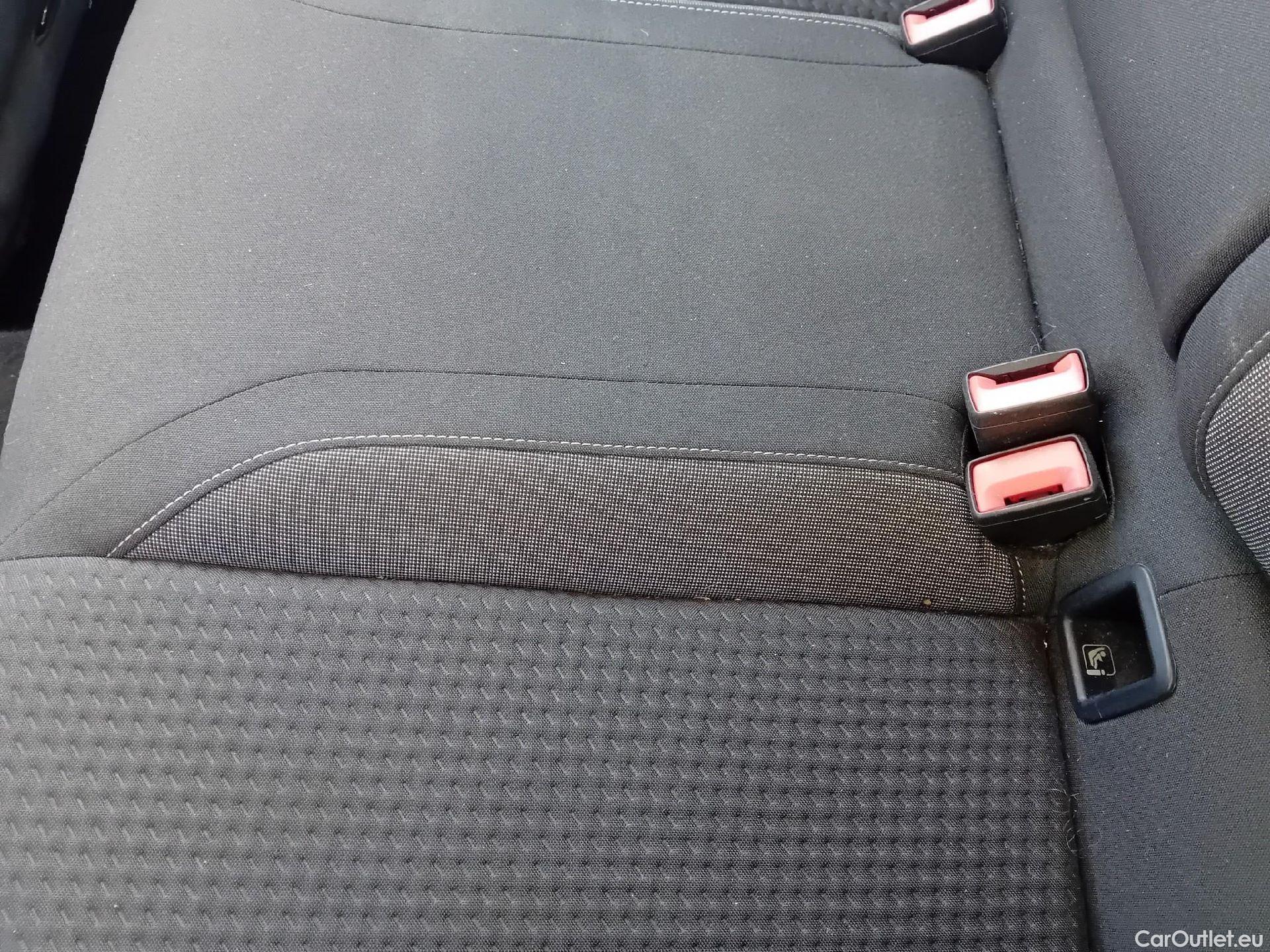  Volkswagen  Polo VOLKSWAGEN  / 2021 / 5P / berlina con portón Life 1.0 TSI 70kW (95CV) #3