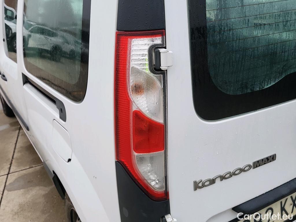  Renault  Kangoo RENAULT  Furgón/2013/4P/furgón derivado de turismo Profesional Maxi 5p dCi 81 kW (110 CV) #37