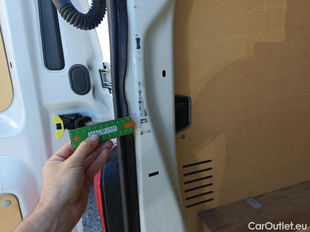  Peugeot  Expert PEUGEOT  / 2016 / 4P / furgón Furgón Premium 2.0 BlueHDi 120 EAT8 Stan #14