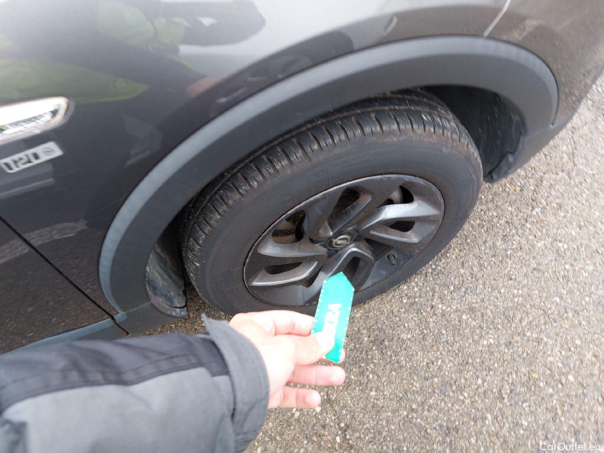  Opel  Crossland OPEL  X / 2017 / 5P / todoterreno 1.2 81kW Design Line 120 Aniversario S/S #33