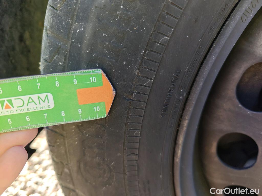  Peugeot  Expert PEUGEOT  / 2016 / 4P / furgón Furgón Premium 2.0 BlueHDi 120 EAT8 Stan #25