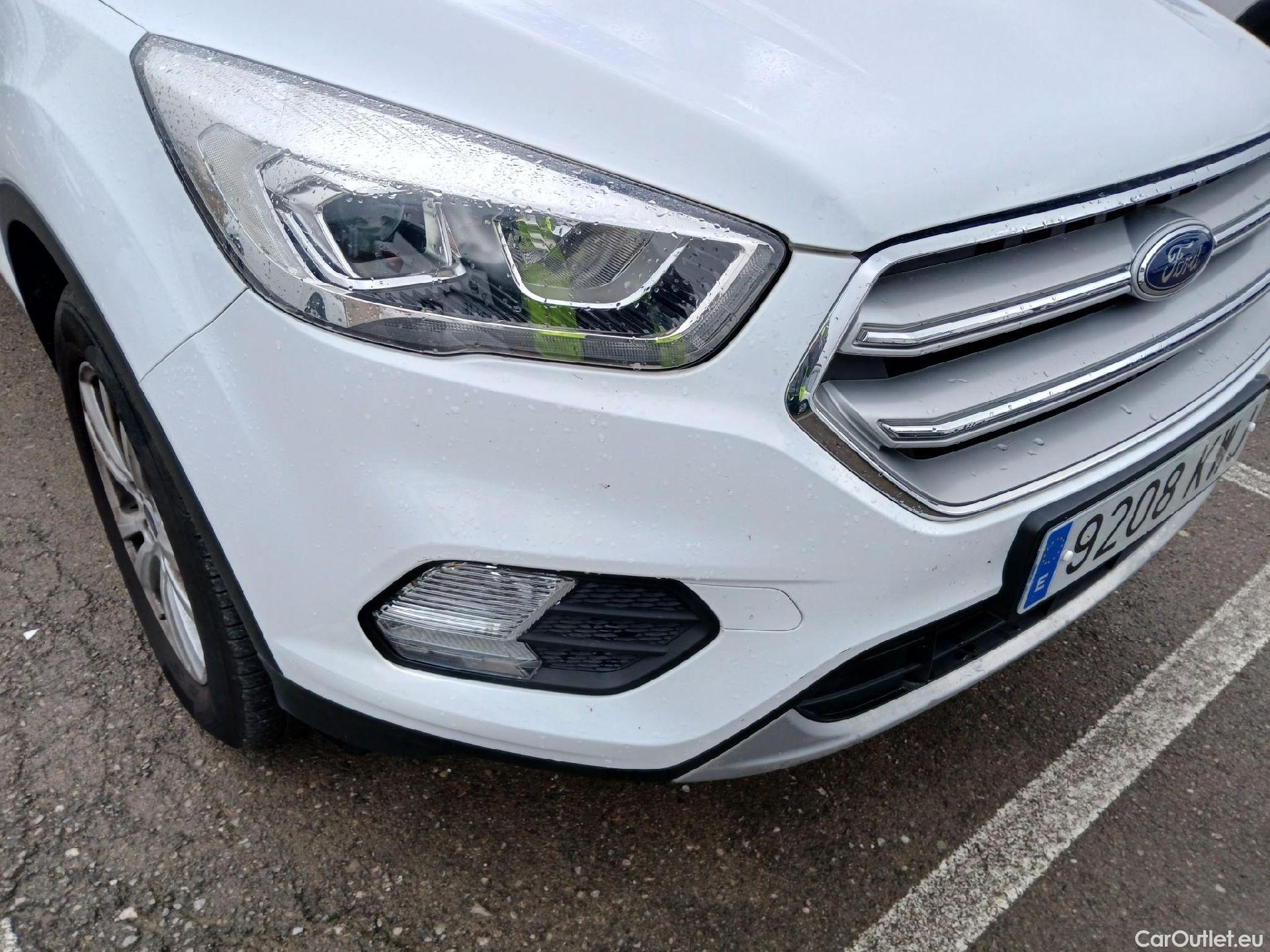  Ford  Kuga FORD  / 2016 / 5P / todoterreno 1.5 EcoBoost 88kW 4x2 Trend+ (CX) #6