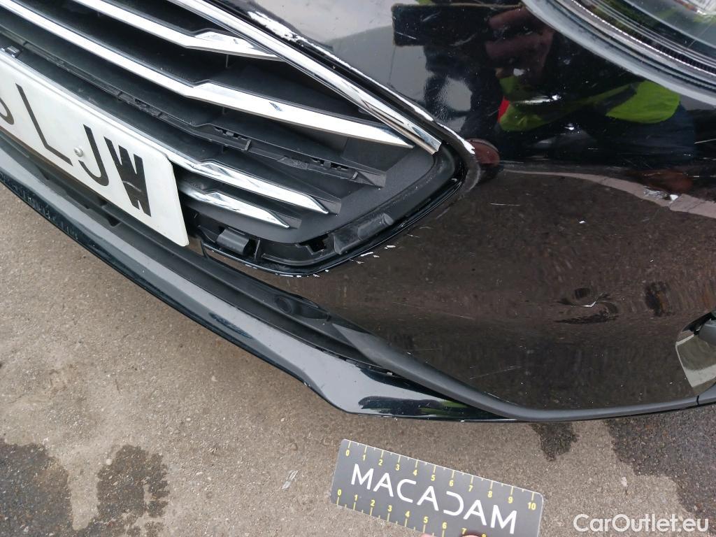  Ford  Focus FORD  / 2018 / 5P / berlina con portón 2.0 Ecoblue 110kW Titanium Auto #19