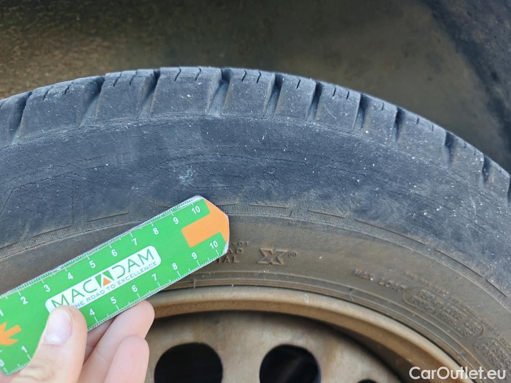  Peugeot  Expert PEUGEOT  / 2016 / 4P / furgón Furgón Premium 2.0 BlueHDi 120 EAT8 Stan #26