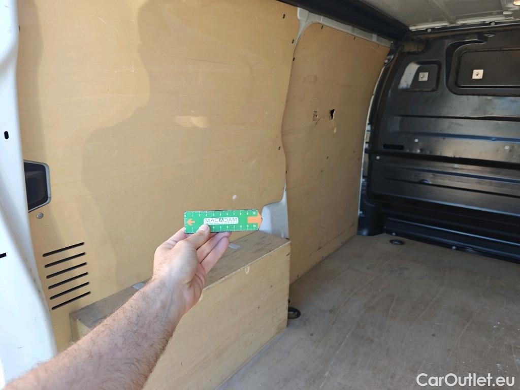  Peugeot  Expert PEUGEOT  / 2016 / 4P / furgón Furgón Premium 2.0 BlueHDi 120 EAT8 Stan #70