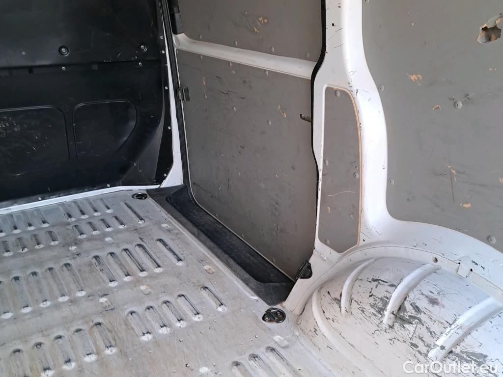  Volkswagen  Transporter VOLKSWAGEN  / 2015 / 4P / furgón Business Corto TN 2.0TDI 75kW(102CV) BMT #11