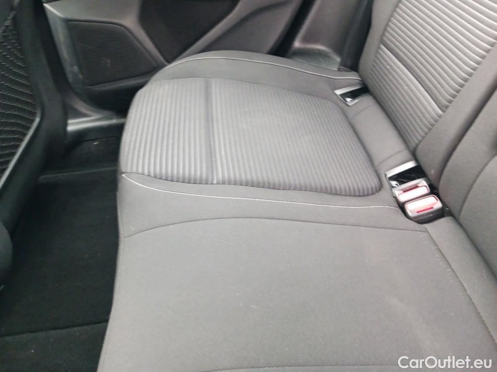  Ford  Focus FORD  / 2018 / 5P / berlina con portón 2.0 Ecoblue 110kW Titanium Auto #13