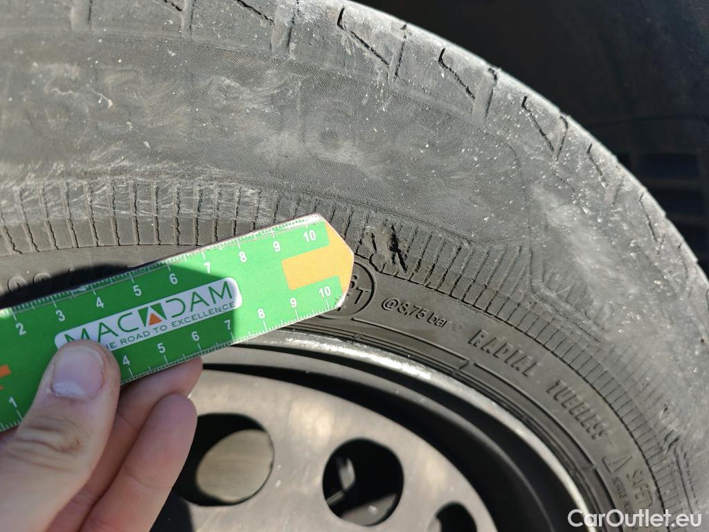  Peugeot  Expert PEUGEOT  / 2016 / 4P / furgón Furgón Premium 2.0 BlueHDi 120 EAT8 Stan #23