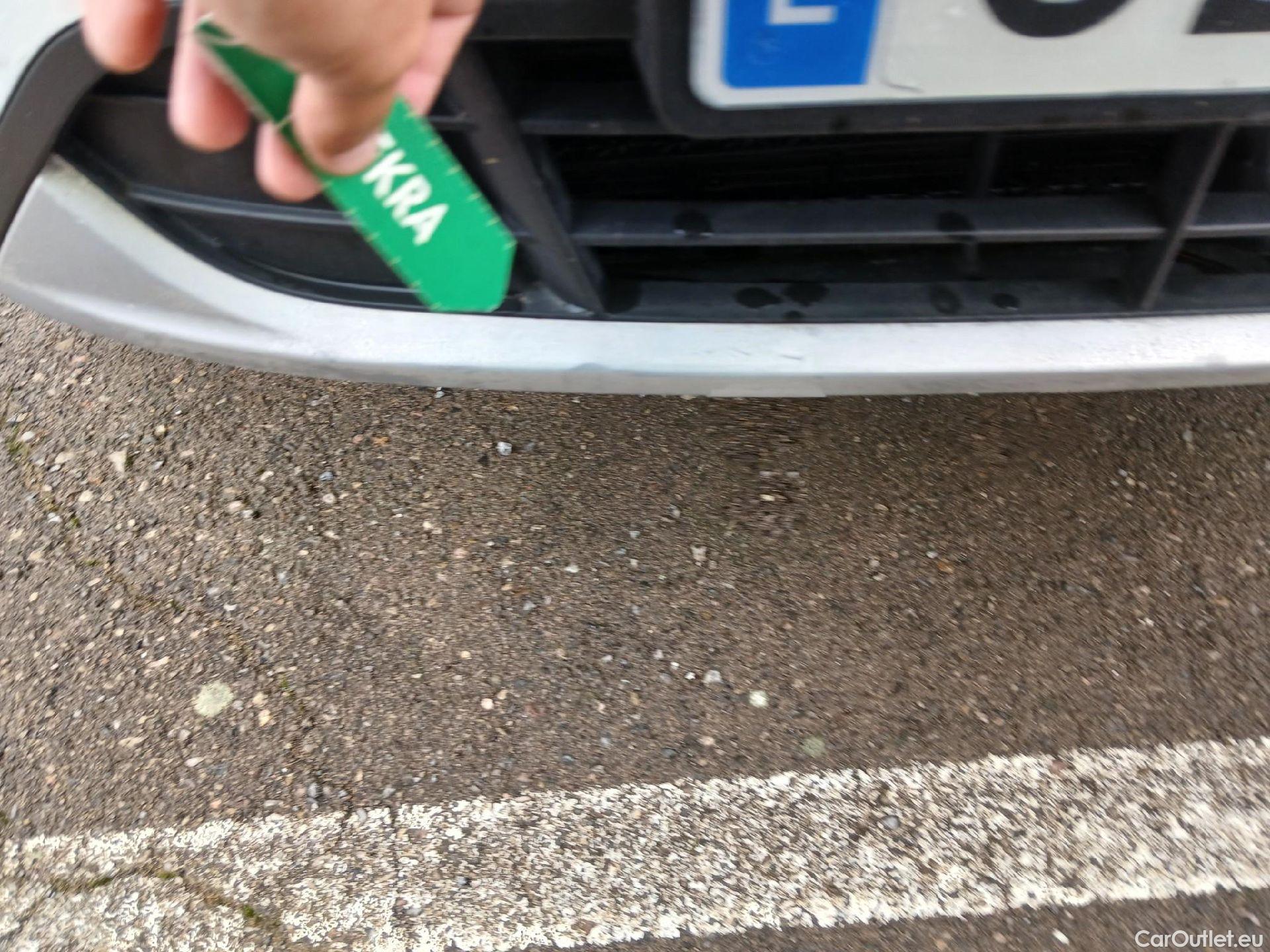  Ford  Kuga FORD  / 2016 / 5P / todoterreno 1.5 EcoBoost 88kW 4x2 Trend+ (CX) #9