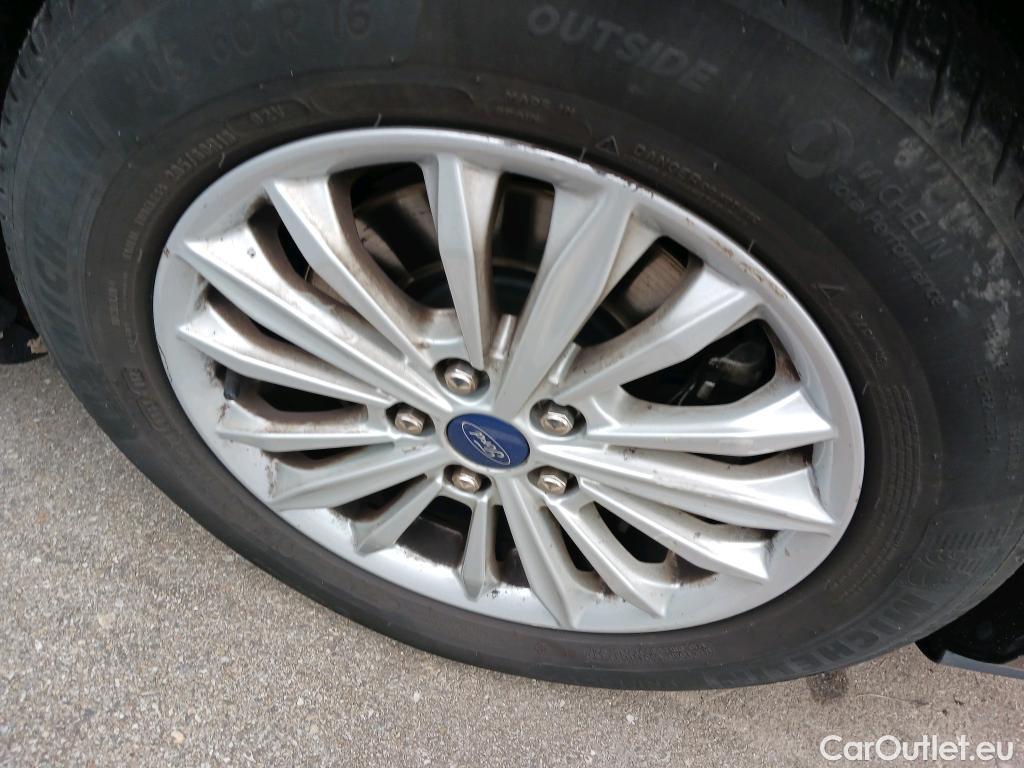  Ford  Focus FORD  / 2018 / 5P / berlina con portón 2.0 Ecoblue 110kW Titanium Auto #15