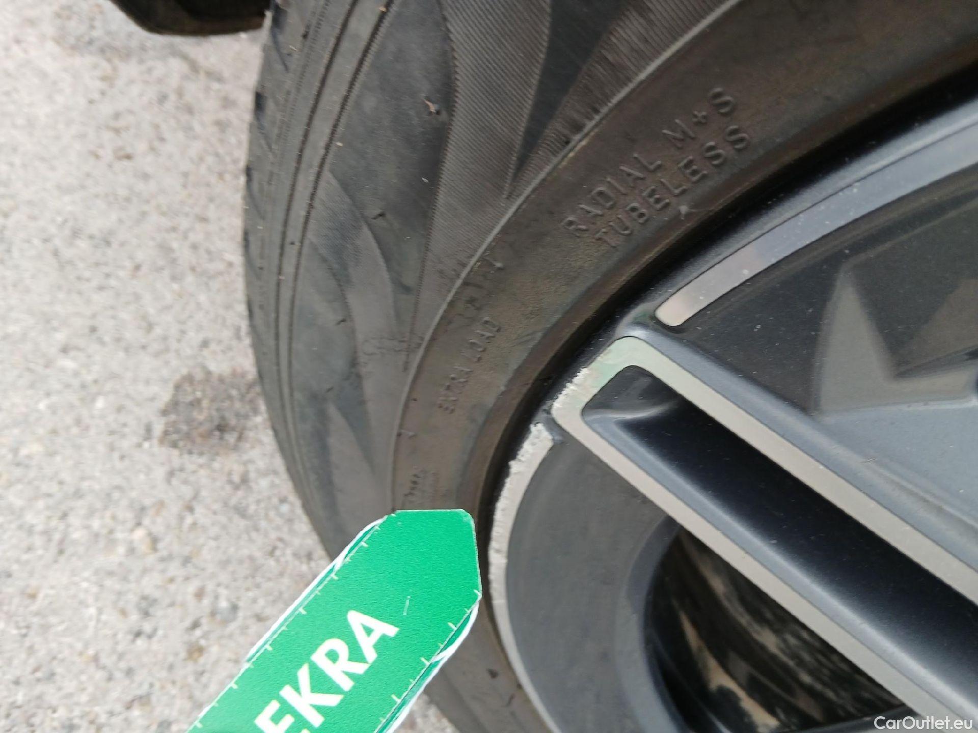  Mercedes  G-Klasee MERCEDES-BENZ Clase GLC / 2019 / 5P / todoterreno GLC 300 de 4MATIC #3