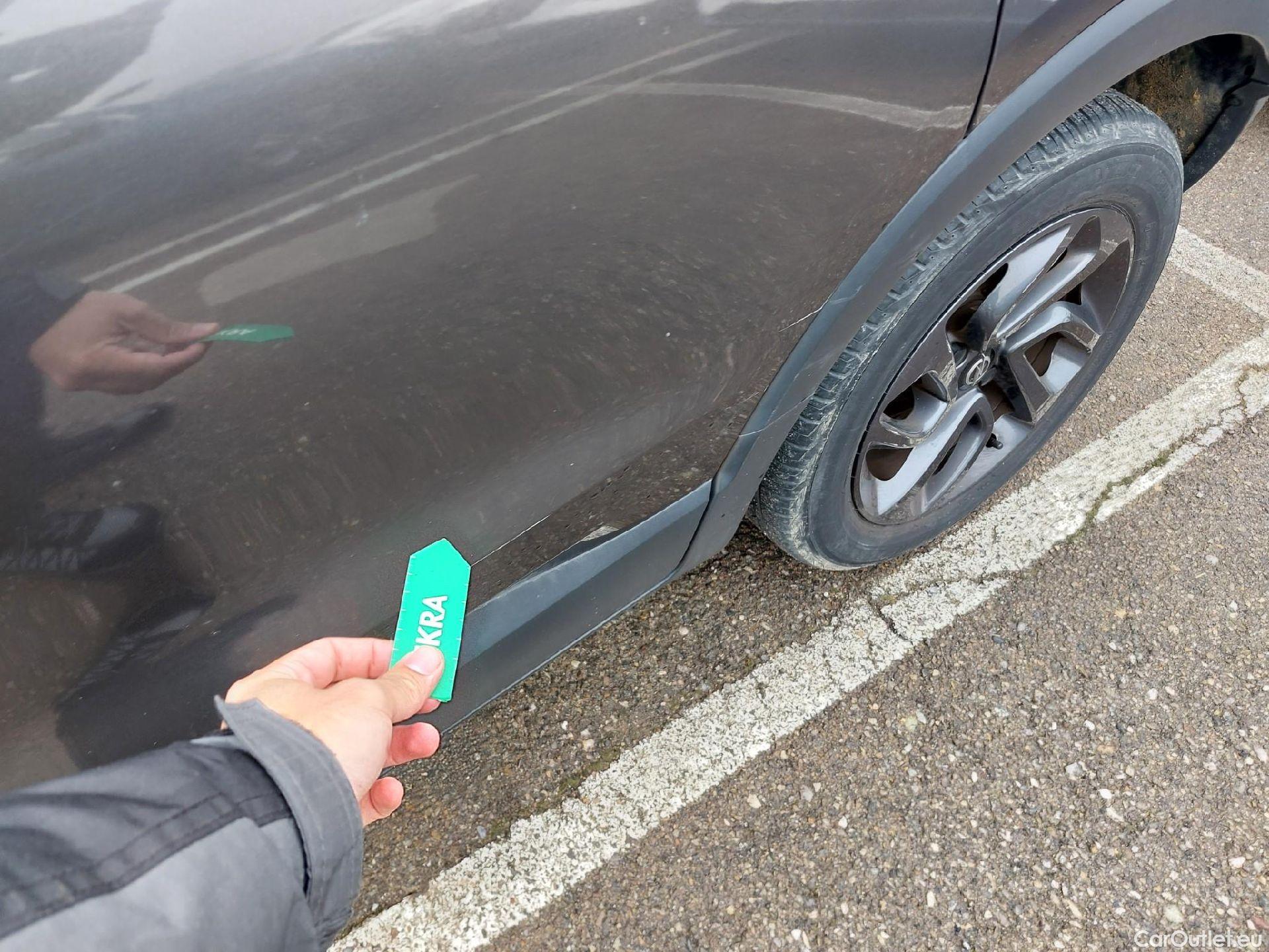  Opel  Crossland OPEL  X / 2017 / 5P / todoterreno 1.2 81kW Design Line 120 Aniversario S/S #17