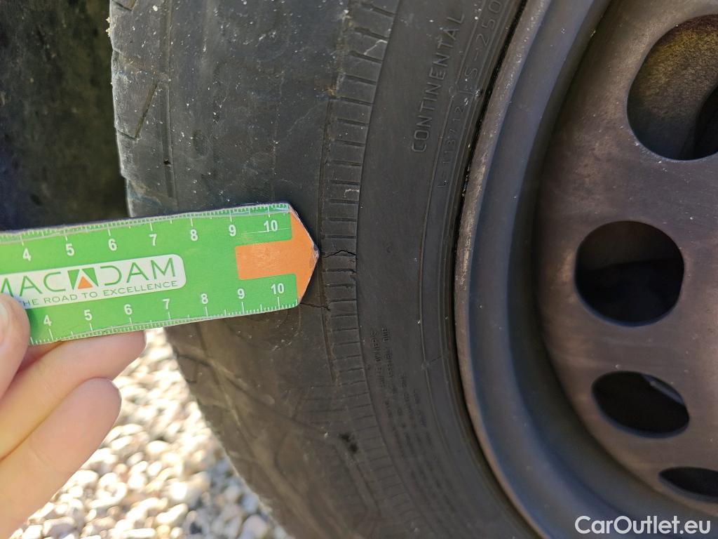  Peugeot  Expert PEUGEOT  / 2016 / 4P / furgón Furgón Premium 2.0 BlueHDi 120 EAT8 Stan #24