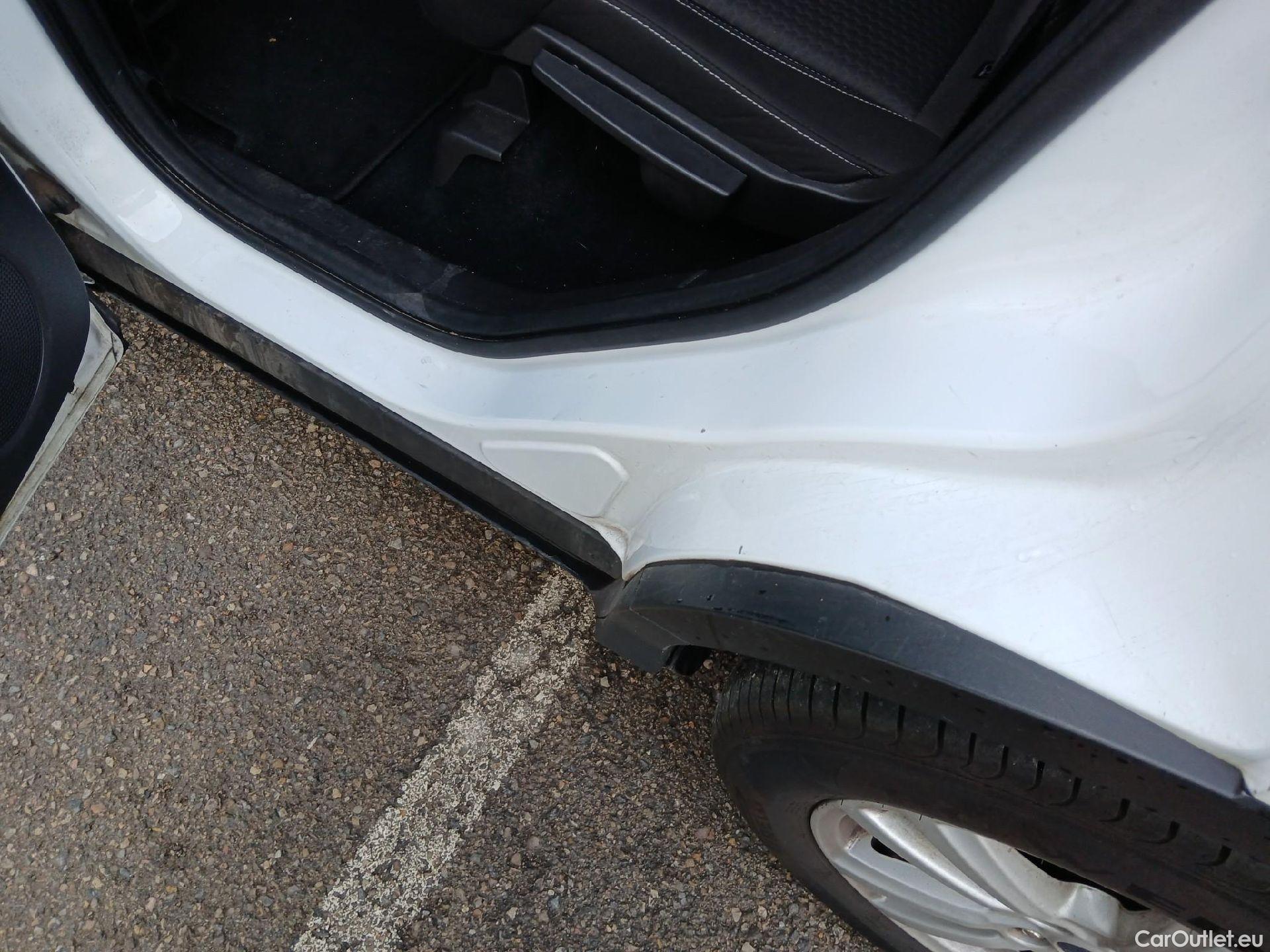  Ford  Kuga FORD  / 2016 / 5P / todoterreno 1.5 EcoBoost 88kW 4x2 Trend+ (CX) #2