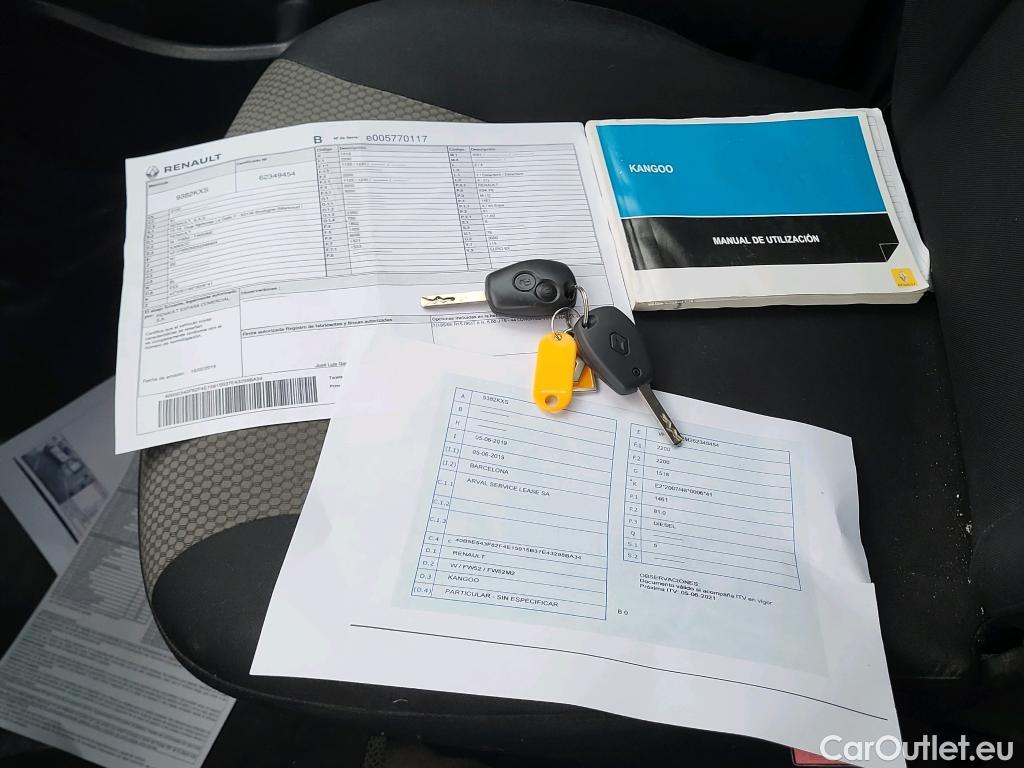  Renault  Kangoo RENAULT  Furgón/2013/4P/furgón derivado de turismo Profesional Maxi 5p dCi 81 kW (110 CV) #39