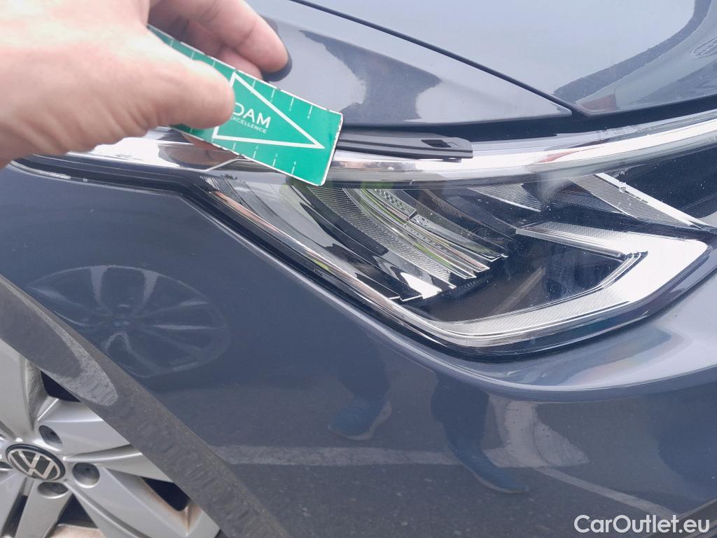  Volkswagen  Golf  VOLKSWAGEN / 2020 / 5P / berlina con portón Life 2.0 TDI 85kW (115CV) #2