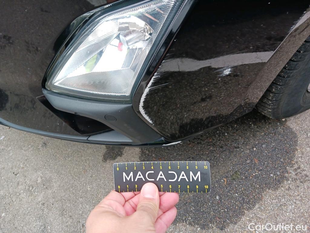  Ford  Focus FORD  / 2018 / 5P / berlina con portón 2.0 Ecoblue 110kW Titanium Auto #18